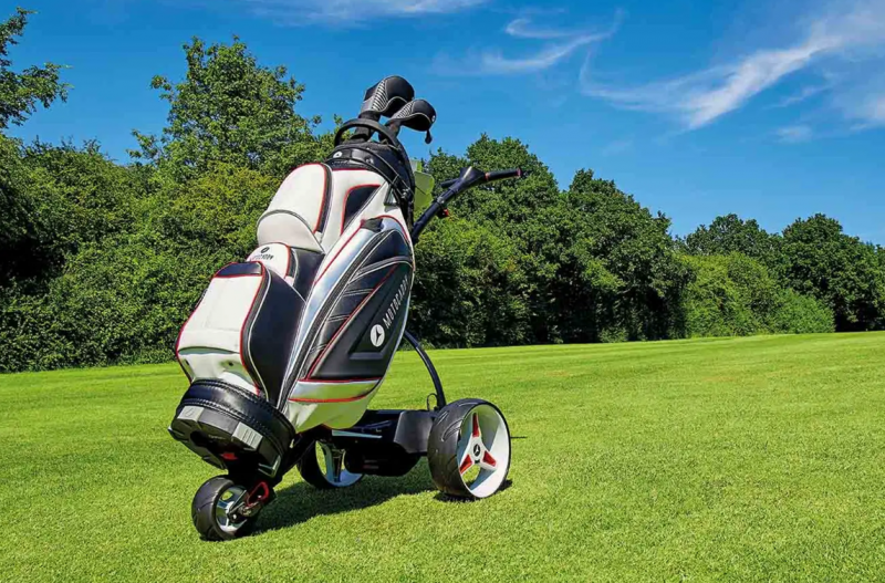 Remote controlled electric golf trolley